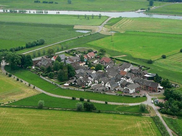 Schenkenschanz im Überflutungsgebiet des Rheins