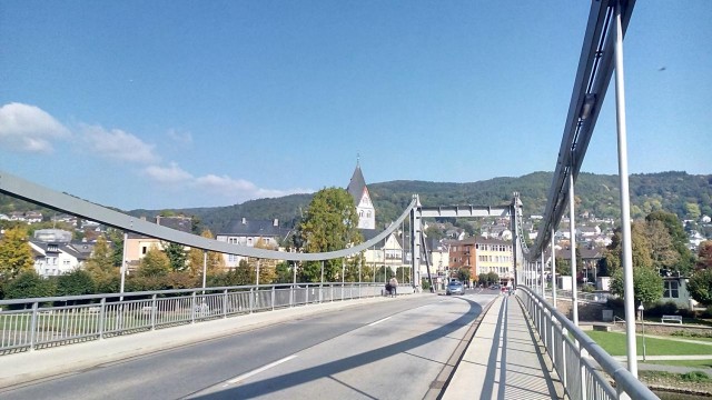 Brücke über die Lahn mit Blick auf die Innenstadt