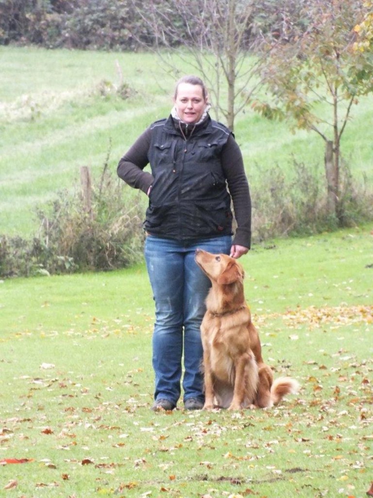 Dinah bei der Begleithundeprüfung auf dem RZV-Platz in Gummersbach