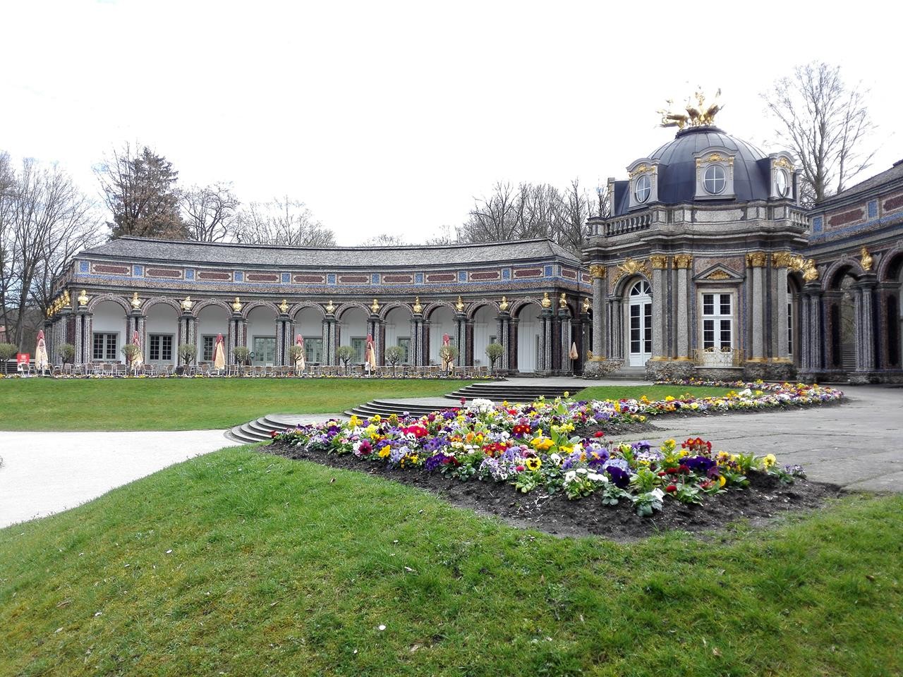 Orangerie mit Sonnentempel in der Emeritage in Bayreuth