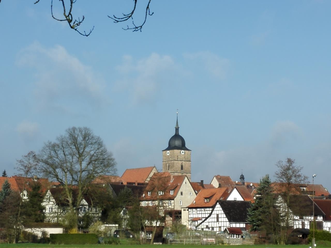 Heldburg im südlichsten Zipfel von Thüringen, auf drei Seiten von Bayern umschlossen