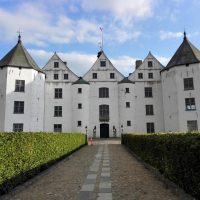 Am Wasserschloss Glücksburg