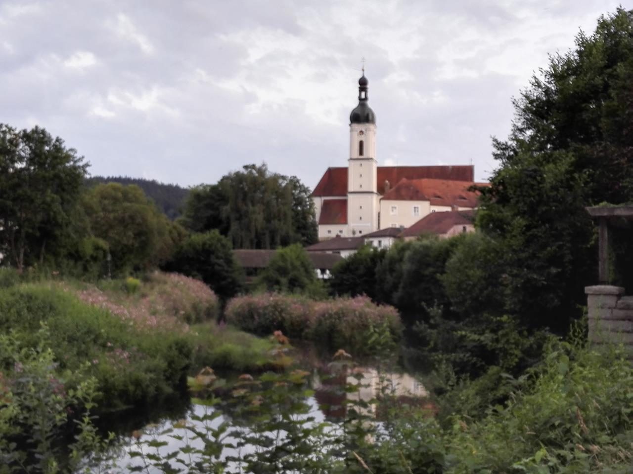 Die Kirche von Bad Kötzting am Weßen Regen