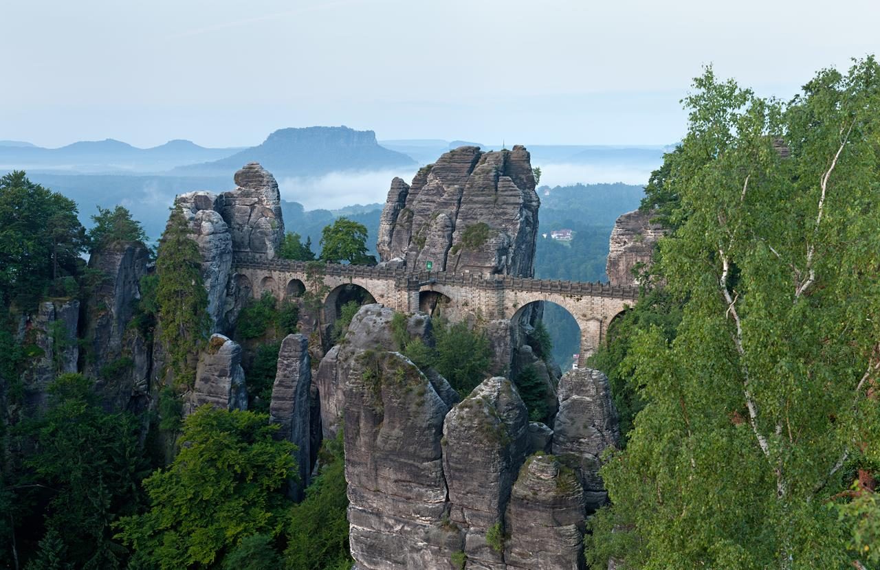 Basteibrücke im sächsischen Elbsandsteingebirge (Foto, Thomas Wolf, www.foto-tw.de, Lizenz CC BY-SA 3.0 DE)