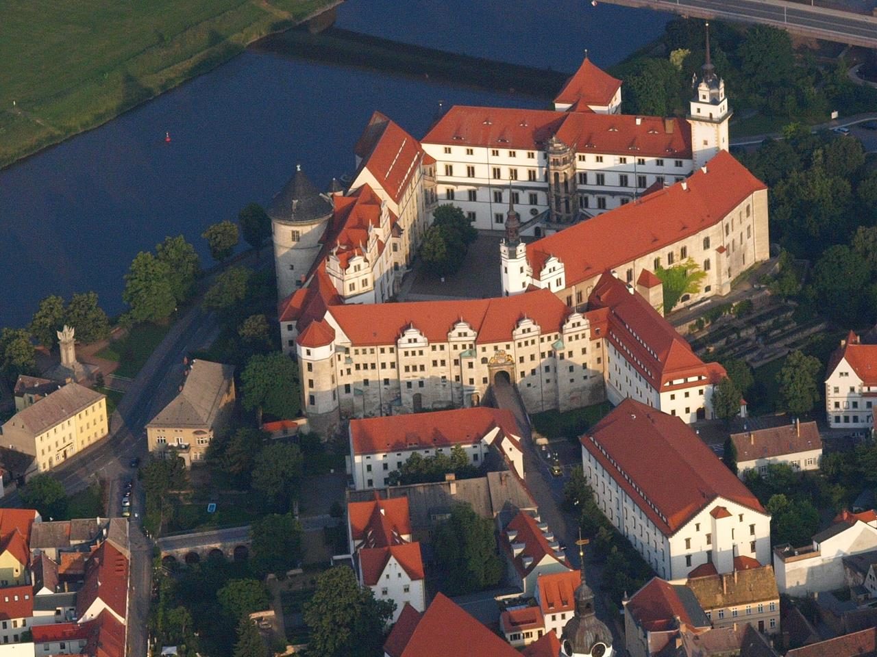 Luftbildaufahme von Shloss Hartenfels in Torgau (Foto Wolkenkratzer)