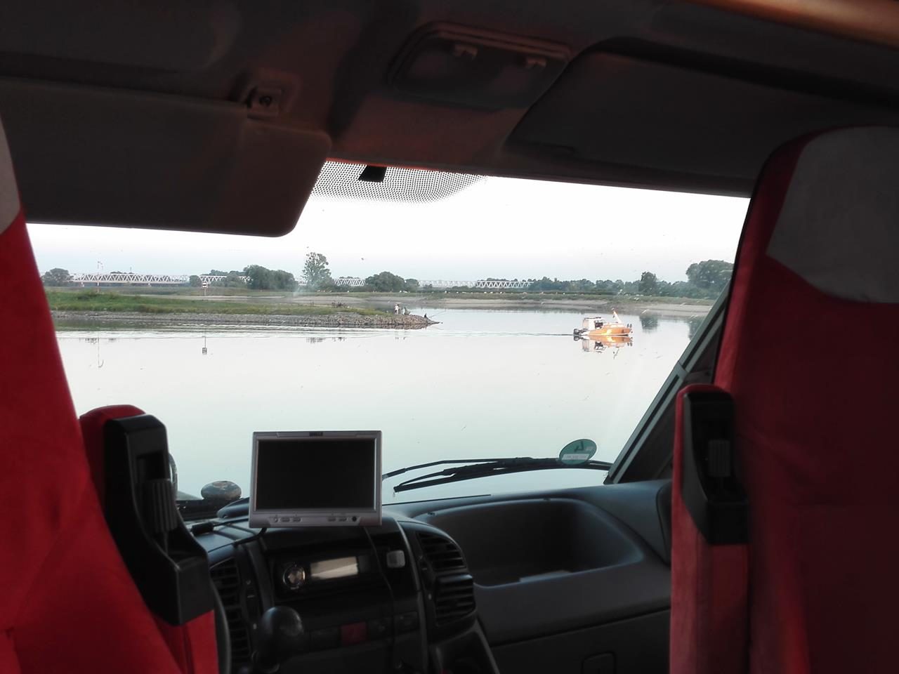 Blick aus dem Womo auf den Hafen von Wittenberge und die Elbe