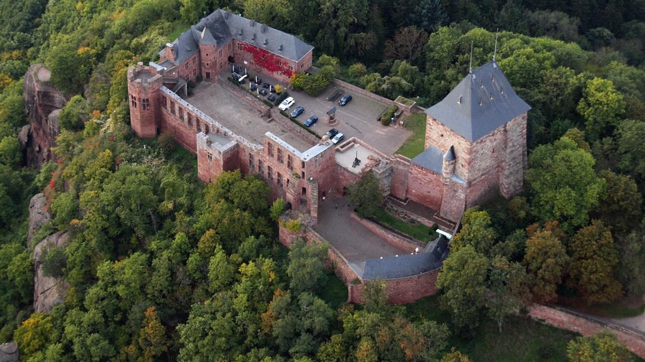 Luftbild der Burg Nideggen (Foto Wolkenkratzer)