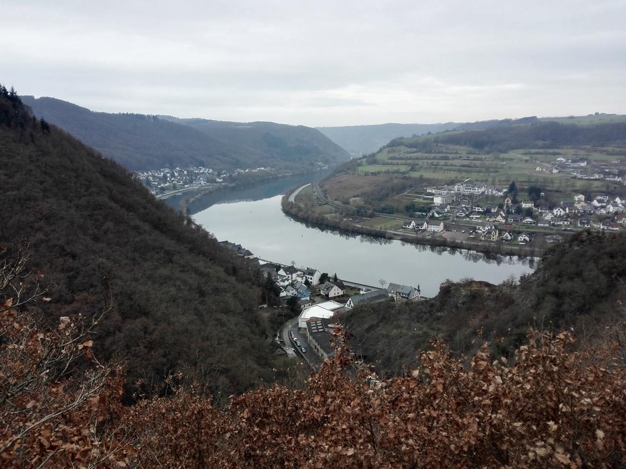 Blick Richtung Brodenbach in das Moseltal