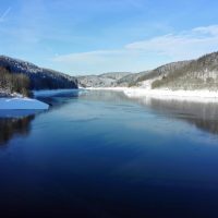 An der Oleftalsperre im Schnee