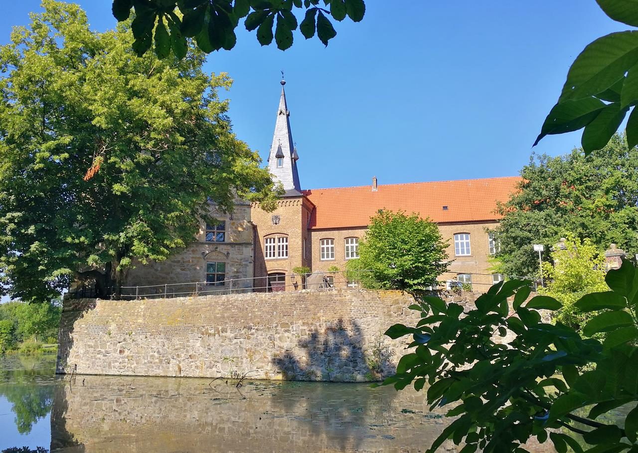 An der Burg Lüdinghausen