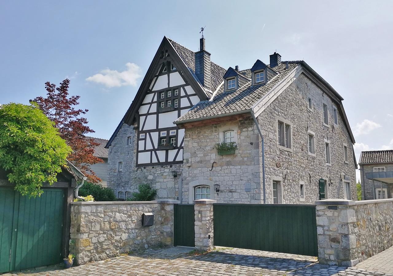 Alt-Breinig: Ein Traum aus Blaustein - Bloxi's Blog