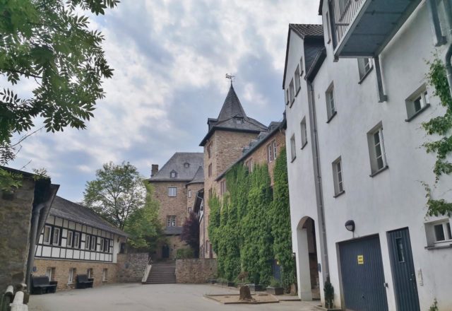 Innenhof von Burg Blankenheim
