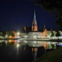 Schwerin bei Nacht