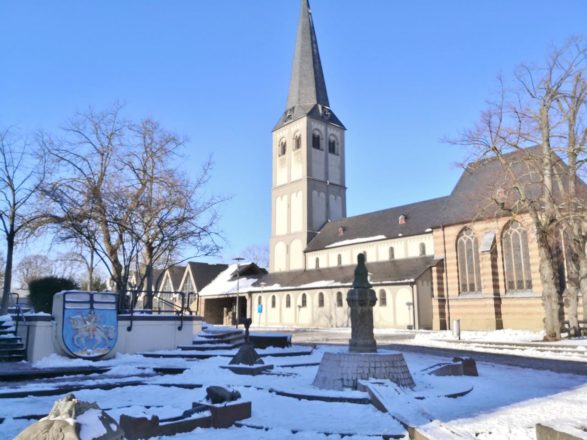 Land unter Schnee