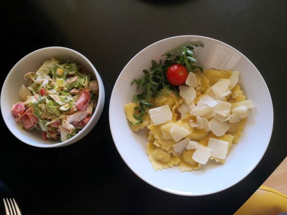 Ravioli mit Ziegenkäse und Pistazien