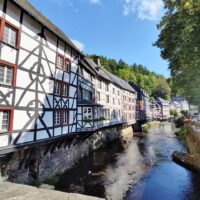 Die Rur am Marktplatz von Monschau