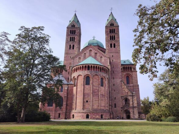 Am Dom zu Speyer