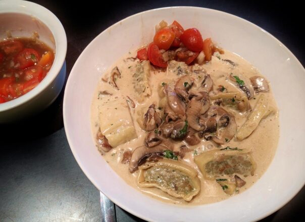 Maultaschen in Champignonrahmsauce