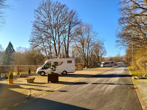 Winter-Weihnachtscamping Eifel